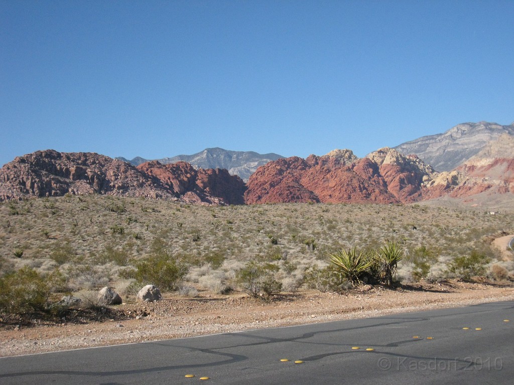 Las Vegas 2010 - Red Rock 0001.JPG - The 2010 Las Vegas Fire - Ice and Sweat Tour. Half Marathon, Red Rock Canyon, Casinos, Valley of Fire.... and buffets!